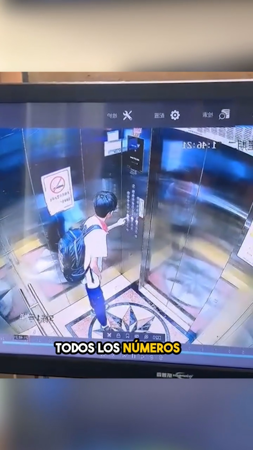 ¡Niño atrapado en un elevador! ¿Sobrevivió? ??