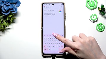 MOTOROLA Razr 60 Ultra – How to Turn On or Off Auto Correction