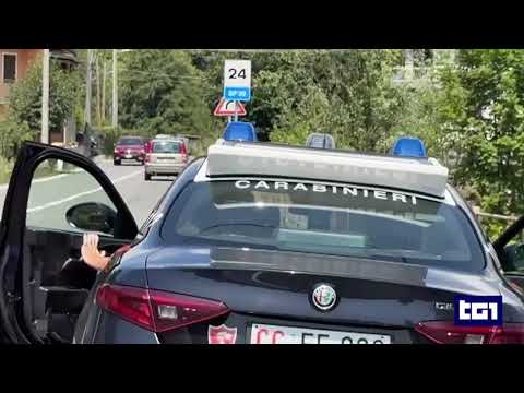 Video Automobilista travolge 6 ciclisti, poi torna indietro e li investe di nuovo