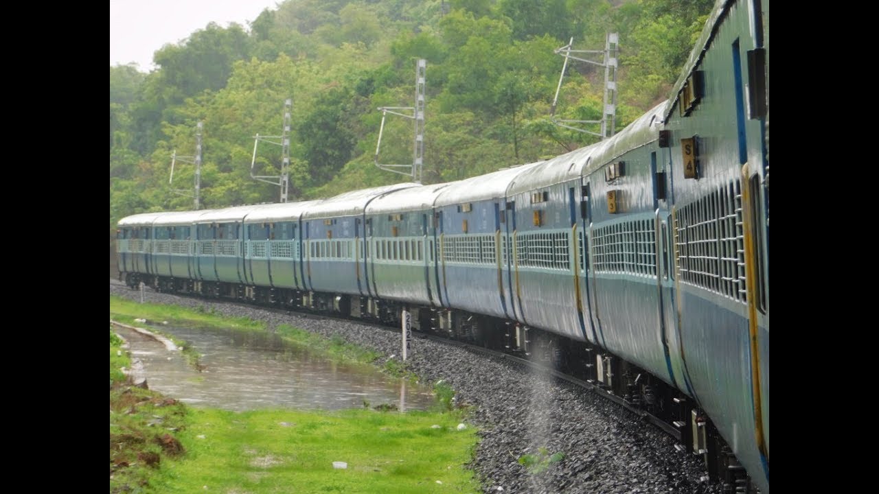 Mumbai To Sawantwadi : Full Journey : 11003 DR - SWV Tutari (Rajyarani) Express : Indian Railways