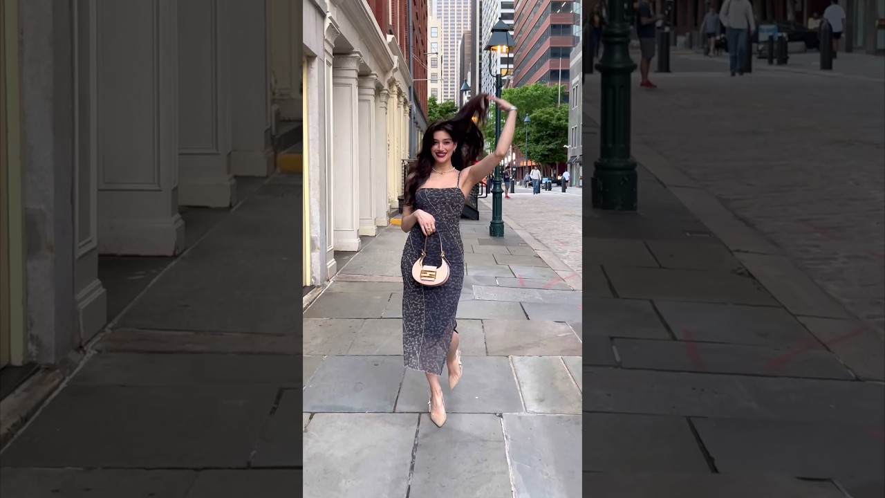 People’s-reactions #short #walkingdownthestreet #peoplesreactions #reactions #model #viral #reaction