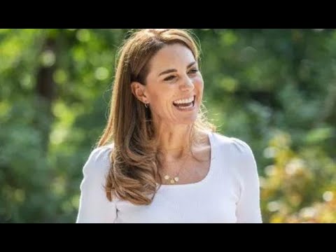 Video: Kate Middleton Bar Zara Veckad Kjol