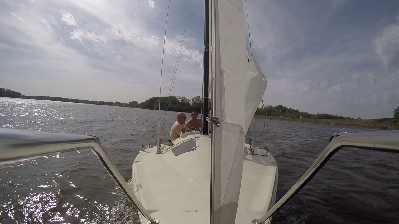 Santana 20 – Lake St. Louis – newbies and gusty winds – 1 of ?