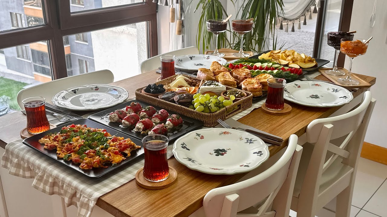 En Güzel Yaz Kahvaltısı İçin Pratik Tarifler | Yumurtalı Ekmek, Melemen, Pankek Tarifleri En Güzel Yaz Kahvaltısı İçin Pratik Tarifler | Yumurtalı Ekmek, Melemen, Pankek Tarifleri