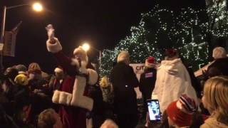 @lowellsunnews Santa and everyone from Lowell help to light up City Hall at the City of Lights
