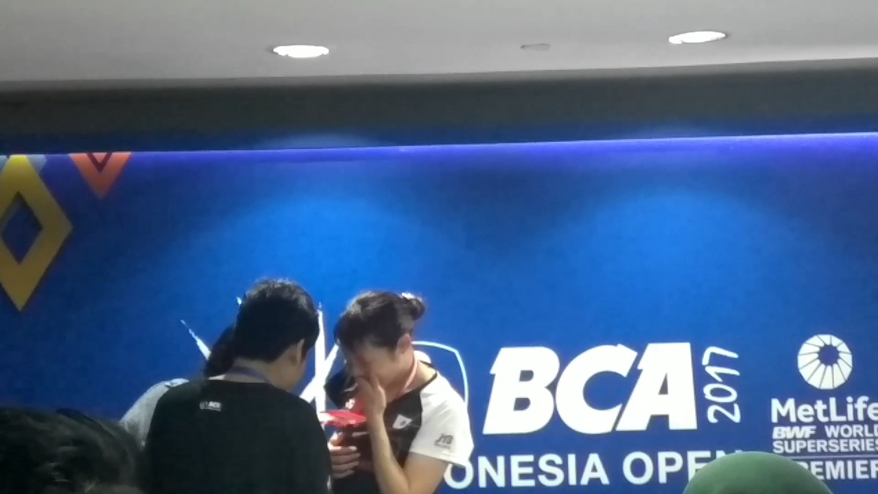 Sayaka Sato's Gol Medal Indonesia Open Super Series Premier 2017 Fall Down