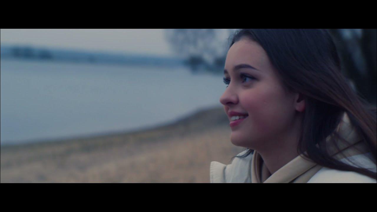 Клип тима белорусского незабудка. Клип тима белорусского незабудка. Незабудка тима белорусских текст. Клип незабудка твой любимый цветок тима белорусских. Тима белорусских мокрые кроссы незабудка.