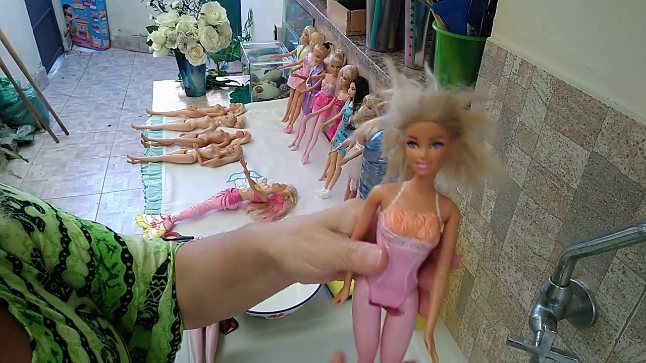 como recuperar os cabelos de sua boneca Barbie