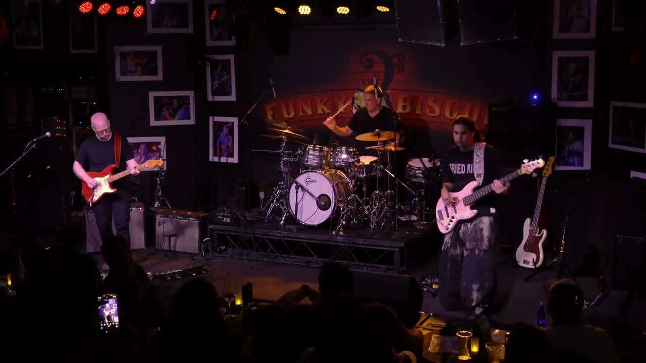 Charlie Hunter Trio - Spoonful Featuring Lucy Woodward