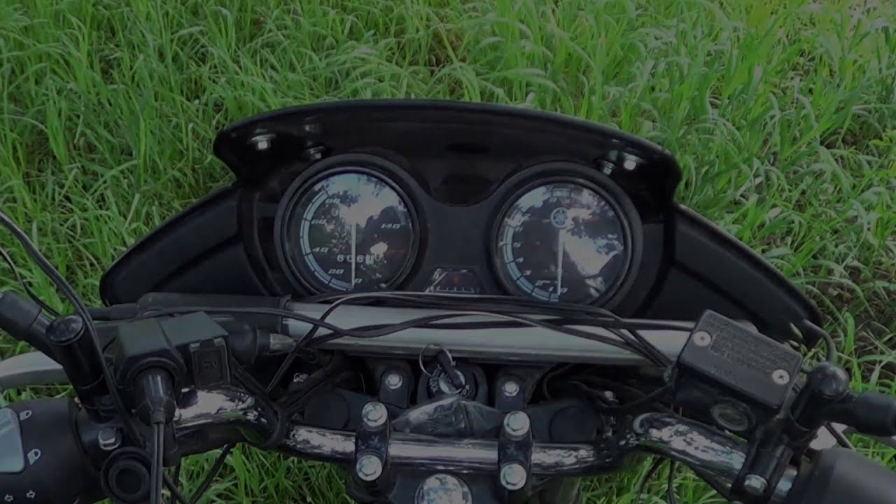 Yamaha Ybr 125 USB порт для зарядки USB терминалів.