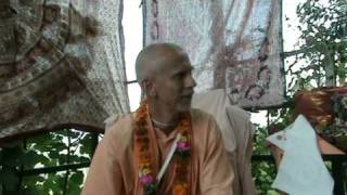 Sripad BK Tirtha Maharaj 20090808 Nava Vrindavan part3