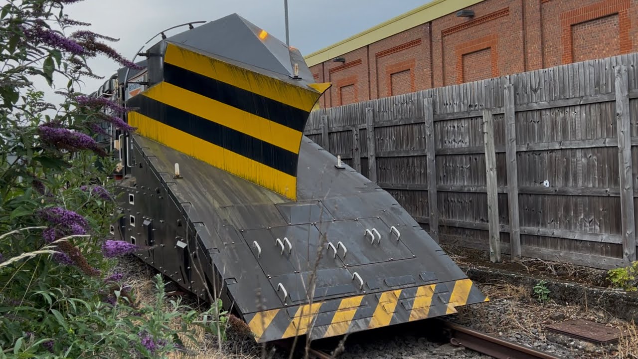 Snow expected !! Class 08 Brings Network Rail Snowploughs into Wolverton going be a cold summer