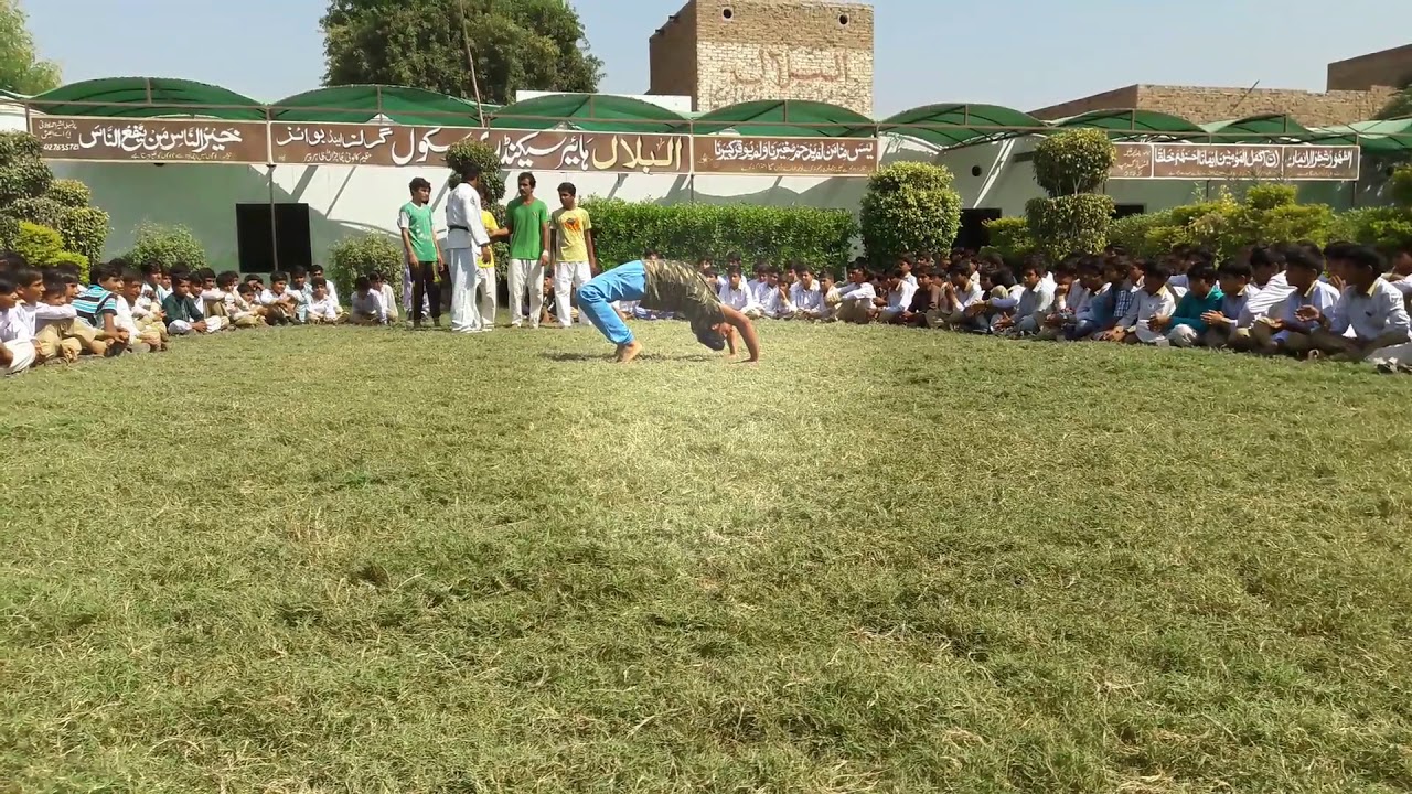 Zaher peer karate show shan ali rajanpur - YouTube
