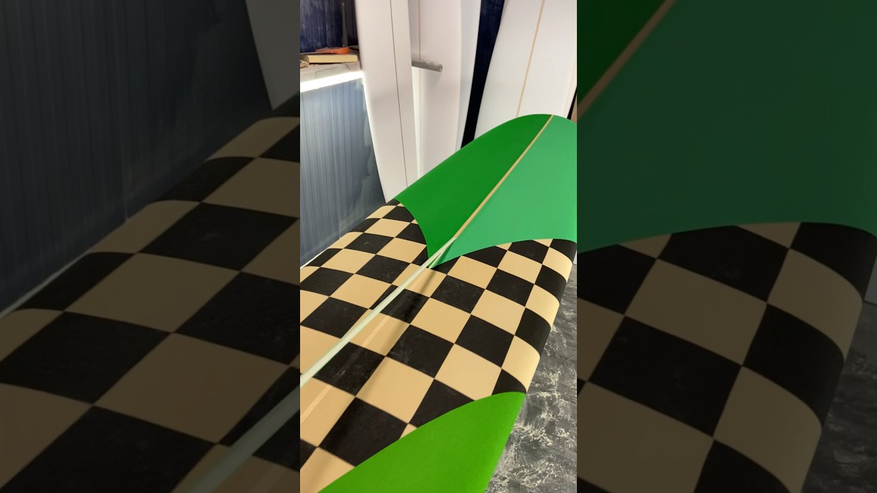 Oldschool spray paint longboard 🌴 