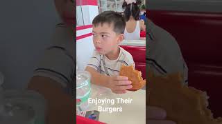 Download Lagu Enjoying Their Burgers MP3