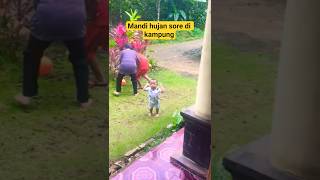 Mandi Hujan Di Kampung Kawan Kawan Hujan