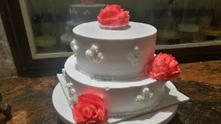Hi foodies , welcome to my channel . this is the recipe video of
simple easy and perfect two tier wedding cake with whipped cream by
#cookwithroshn...