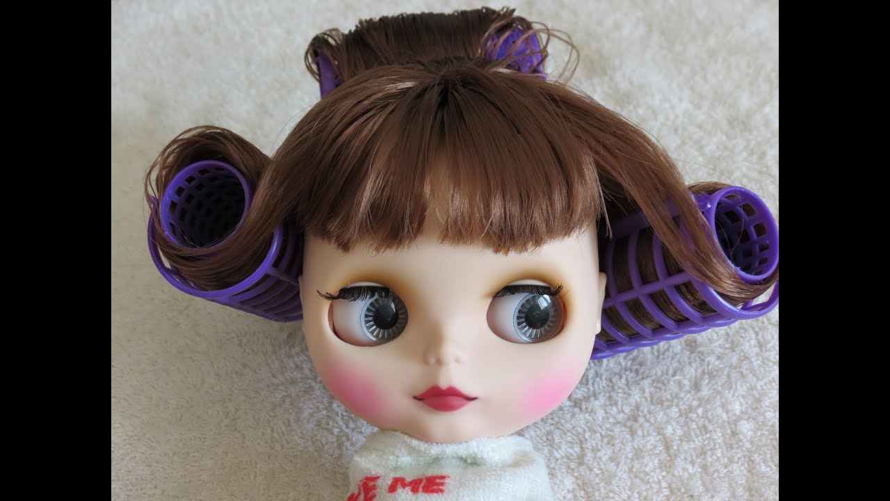 Lavando el Pelo a mi Blythe / First Blythe hair treatment