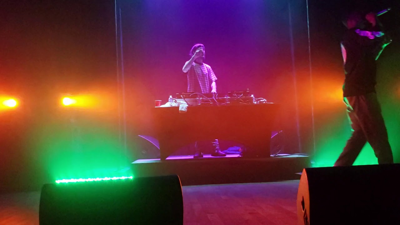 Danny Brown - Savage Nomad (Live)