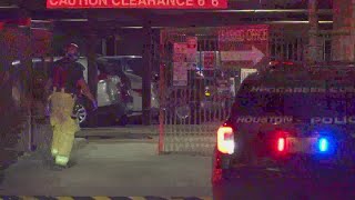 HPD: Wife of off-duty deputy, stepchild shot during home invasion in Montrose area; suspect on the r