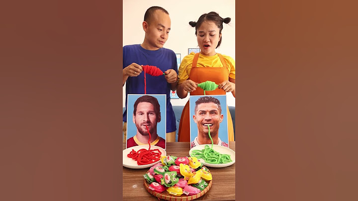 Messi VS Ronaldo - Thử Thách Cuộn Len Nhanh Với Cầu Thủ 116