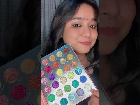 Subtle shimmer on eye makes you gorgeous enough✨ #ashortaday #makeuphacks