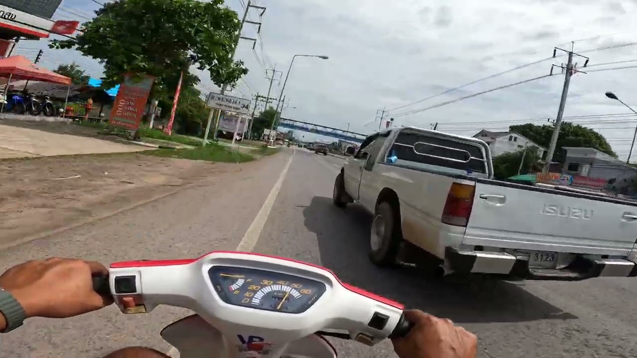 ขี่รถป๊อบ Dioไปทำงาน ไม่พัง แต่นาน