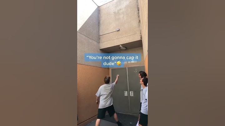 Throwback to one of the greatest bottle flips of all-time 😳😂