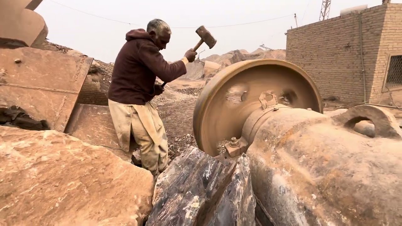 Hammer Crusher Accident & Repair | Giant Rock Breaks Blade, Belt Fitted Using Loader