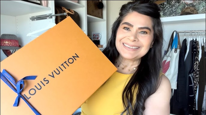 Unboxing my Louis Vuitton “ On My Side PM” . 
