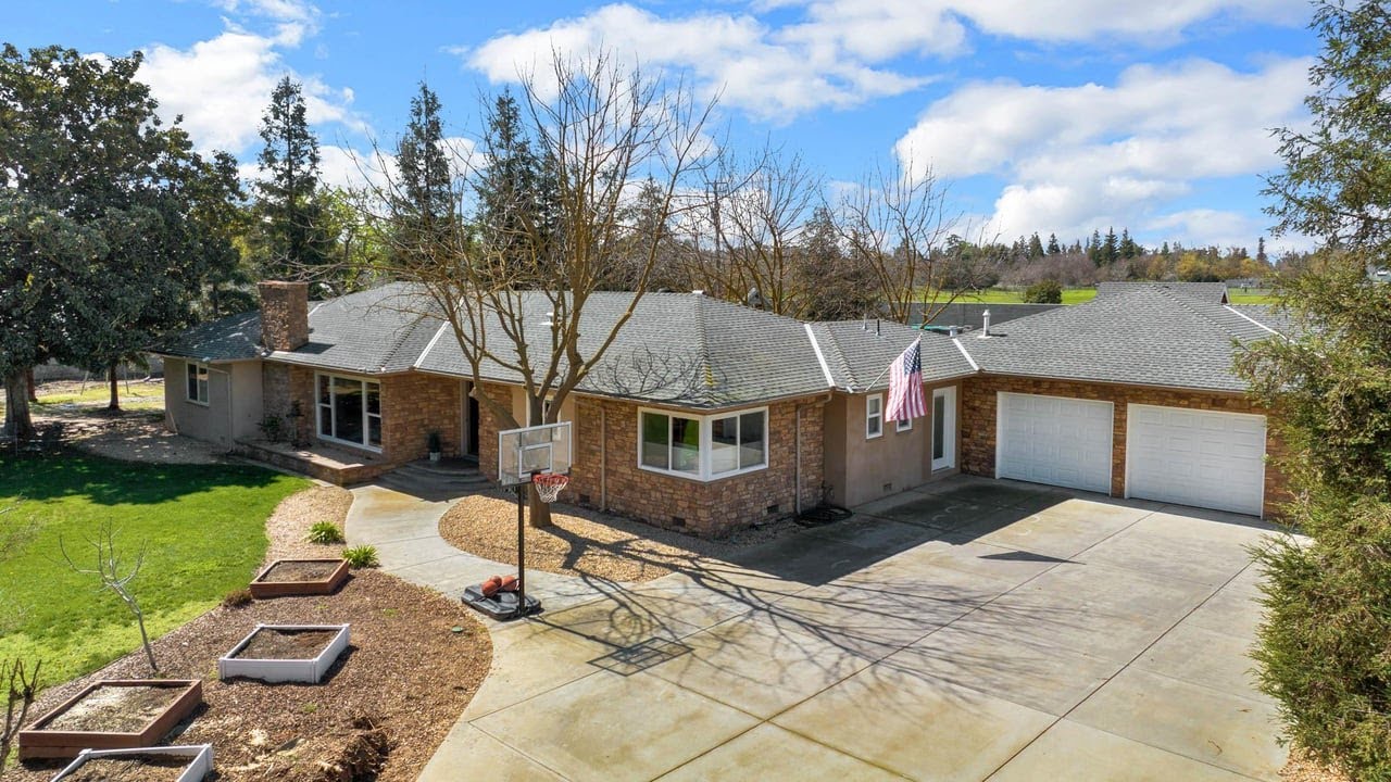 4481 N Palm Ave, Fresno, CA