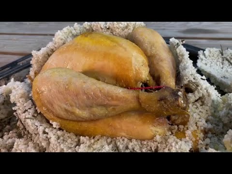 Vidéo: Le poulet bouilli enlève-t-il le sel?