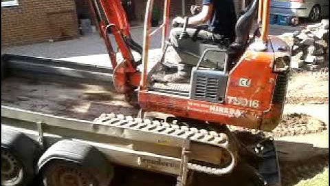 How to : Get a mini digger on a trailer no ramps