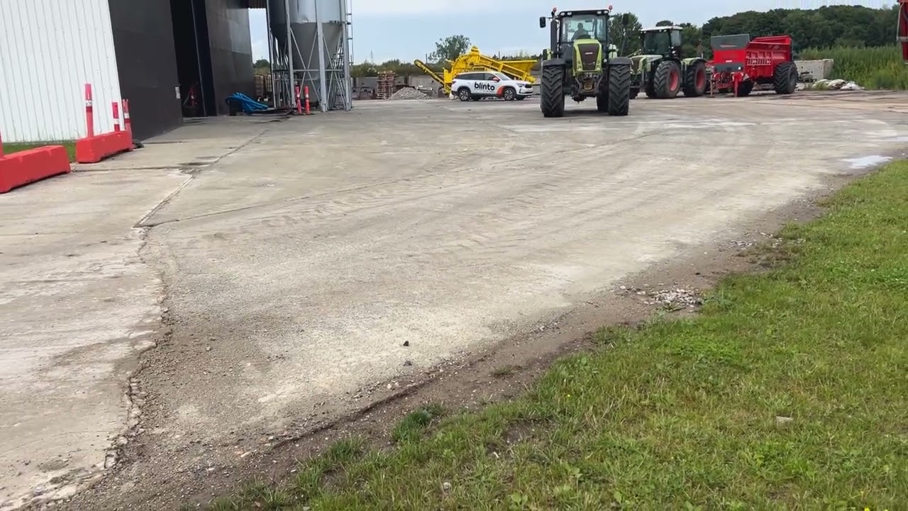 Traktor CLAAS AXION 850