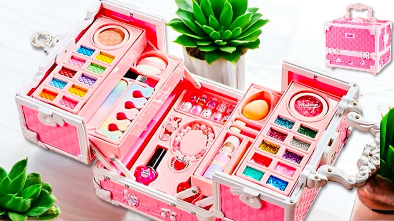 Unboxing & Review: Hello Kitty Luxury Makeup Set 💄 | ASMR & Beauty Experience