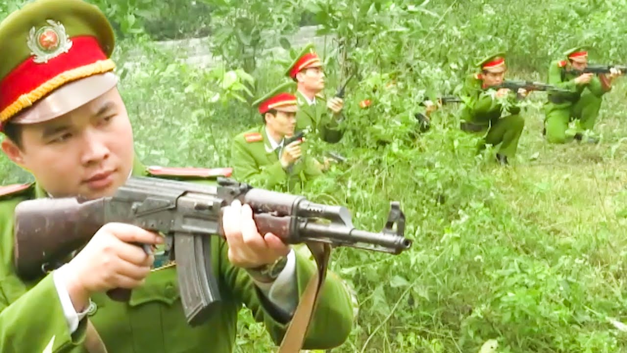 ĐỘI ĐẶC NHIỆM ra sức KHỐNG CHẾ ÁP ĐẢO nhóm tội phạm VƯỢT BIÊN TRỐN TỘI | Phim HTV