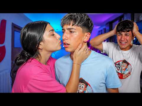 ABRIL TAKES REVENGE ON UNAI BY KISSING HIS BEST FRIEND - Arta Game