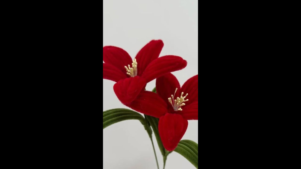 🌹 LILY in 5 Minutes! DIY Chenille Stem Flower Tutorial | Easy Pipe Cleaner Craft 🌸✨