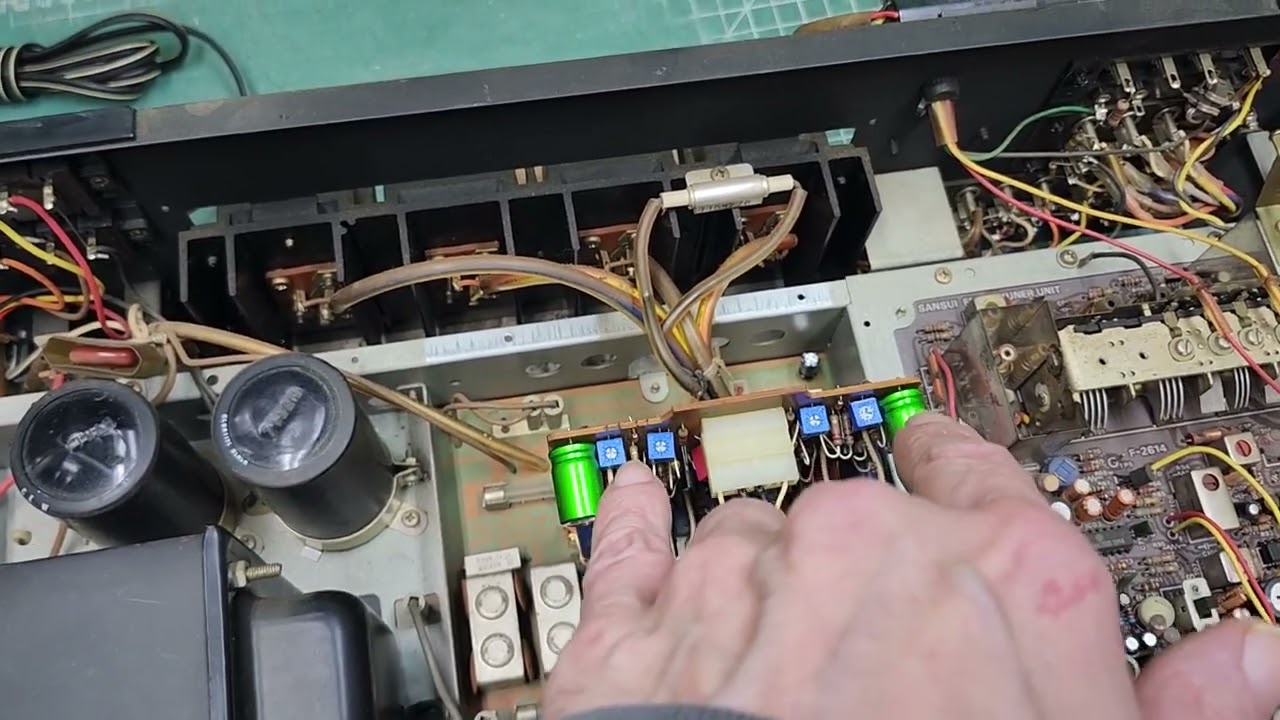 Sansui 7070 back to life but still more to do.