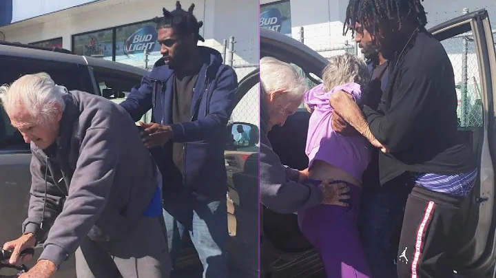 3 Men Help Elderly Couple Into Car in Touching Moment - DayDayNews