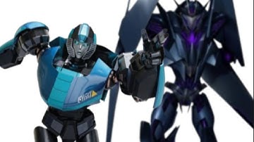 I ship soundwave and chromia 