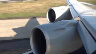 Boeing 747-8 Take Off