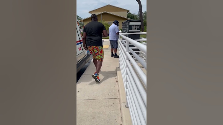 Mailman fake dog bark prank 😂😂😂😂