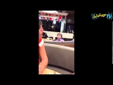 პატარა ბავში საოცრად მღერის