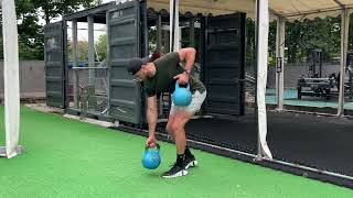 Staggered stance reciprocal row
