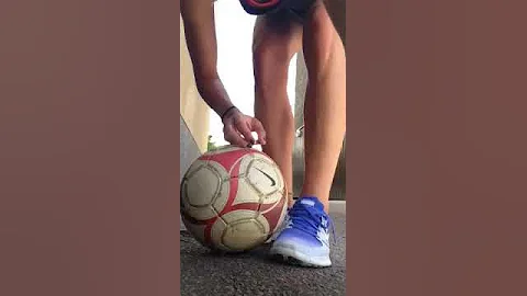 Quarter-Turn Soccer Footwork Pattern | YFutbol