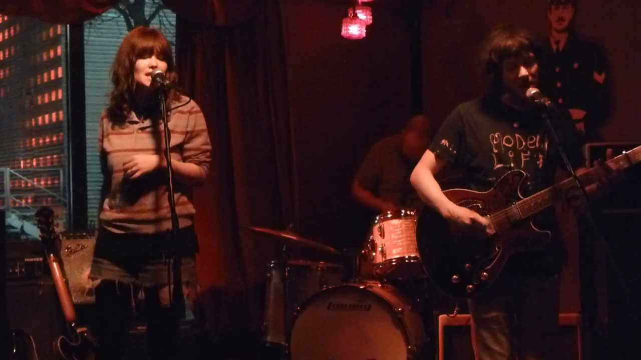 dead-fingers-lost-in-mississippi-ring-around-saturn-molotow-bar