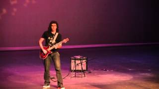 Michael Andriano Electric Base Guitar Solo