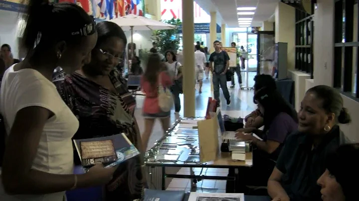 Former employees come back to FIU to volunteer during Welcome Week.