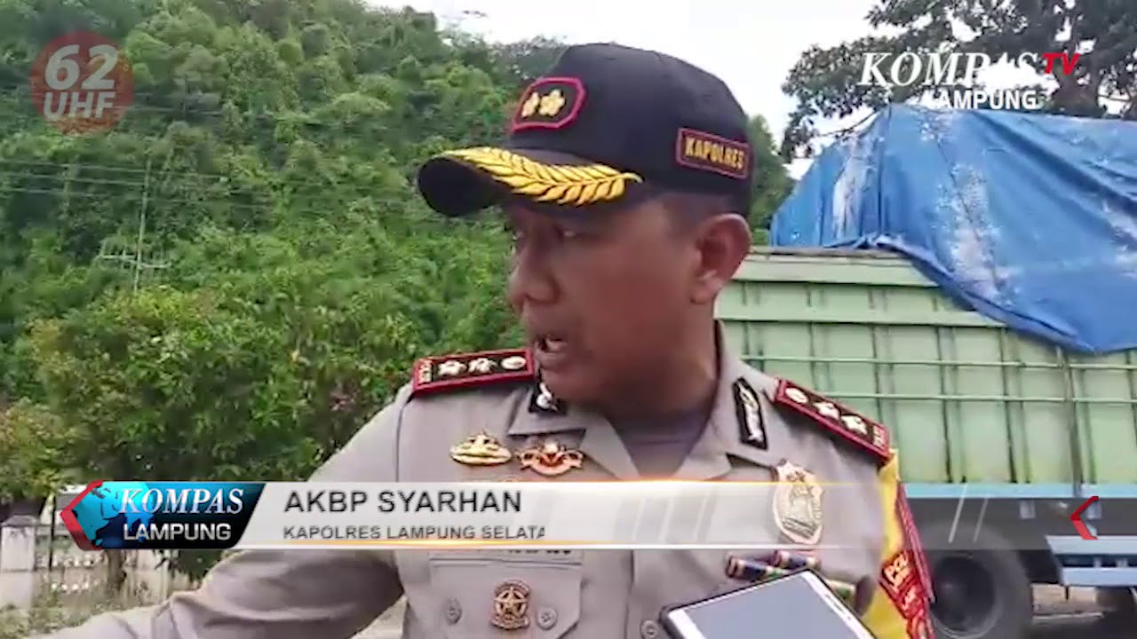 JALAN LINTAS SUMATERA TERGANGGU BANJIR